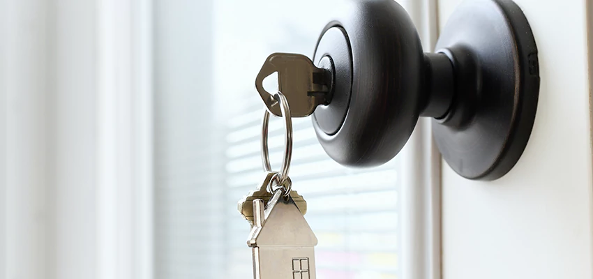 Bifold Door Knob Replacement in El Cajon, California